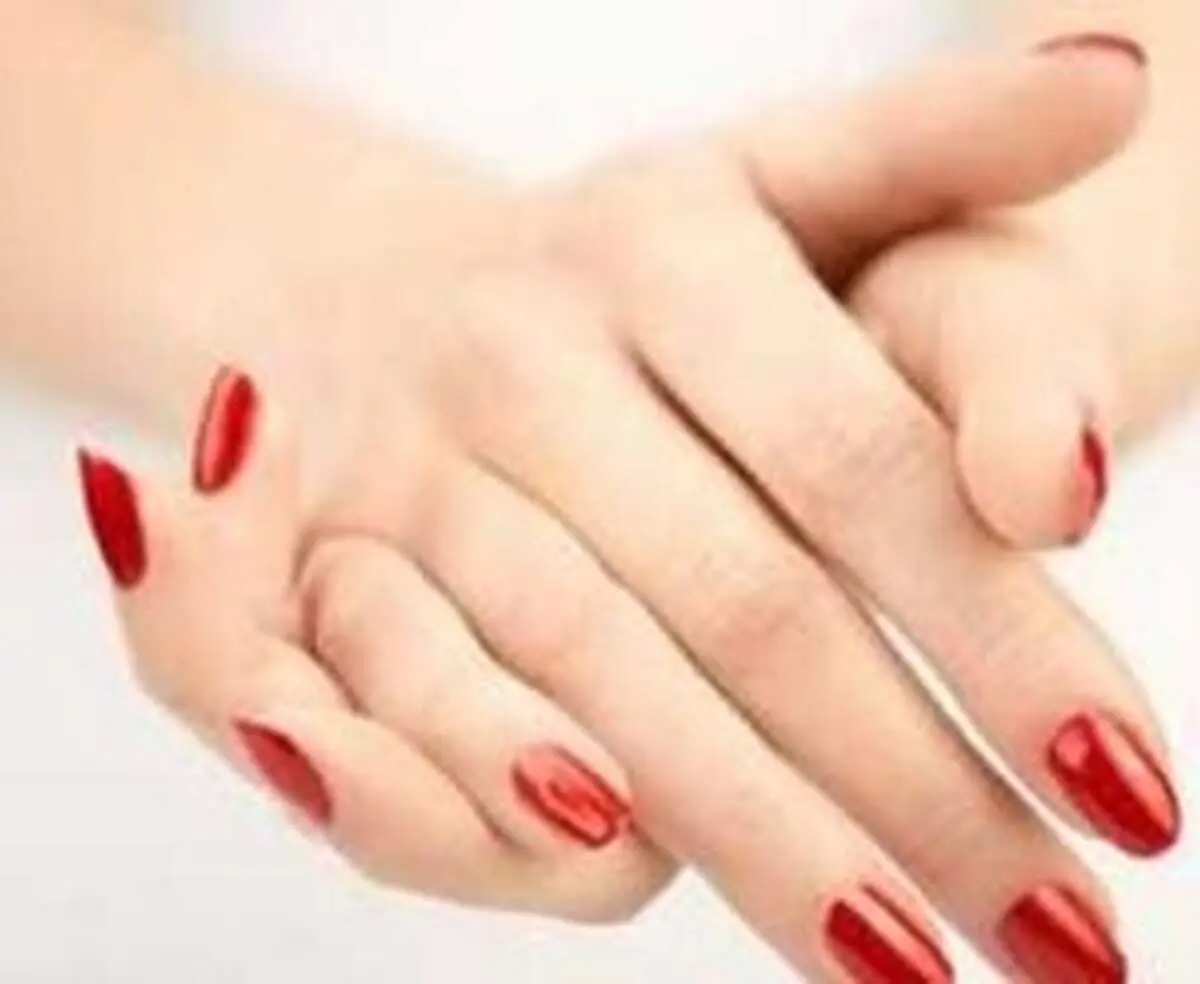 ۳ روش خانگی سفید کردن و جوانی دست‌ها