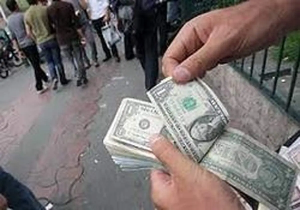 بازداشت دلال ارزی که شبانه قیمت تعیین می‌کرد