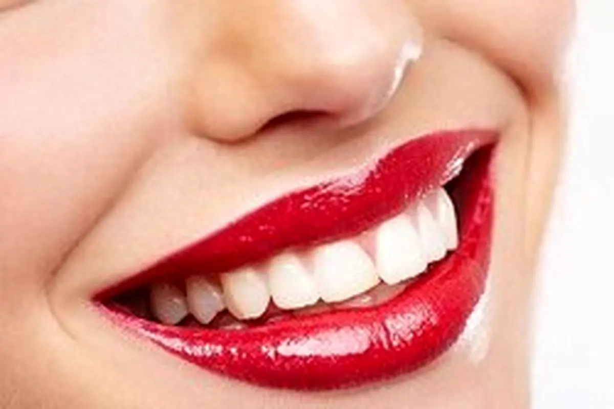 سفید کردن دندان با مواد طبیعی