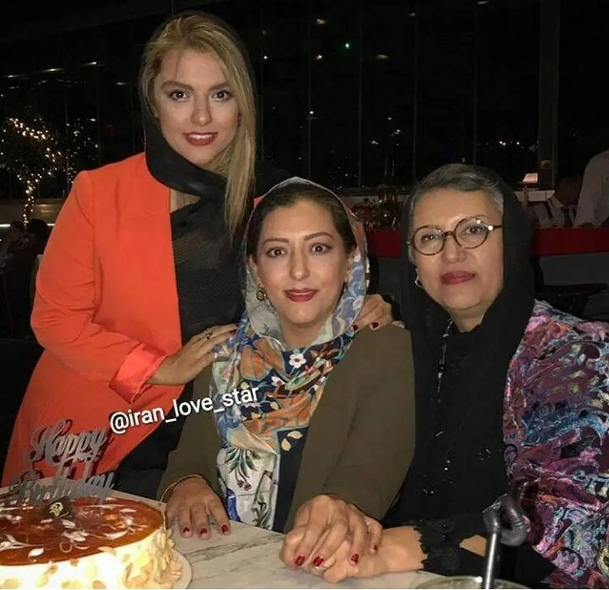 رویا تیموریان و دخترانش دنیا و درنا مدنی