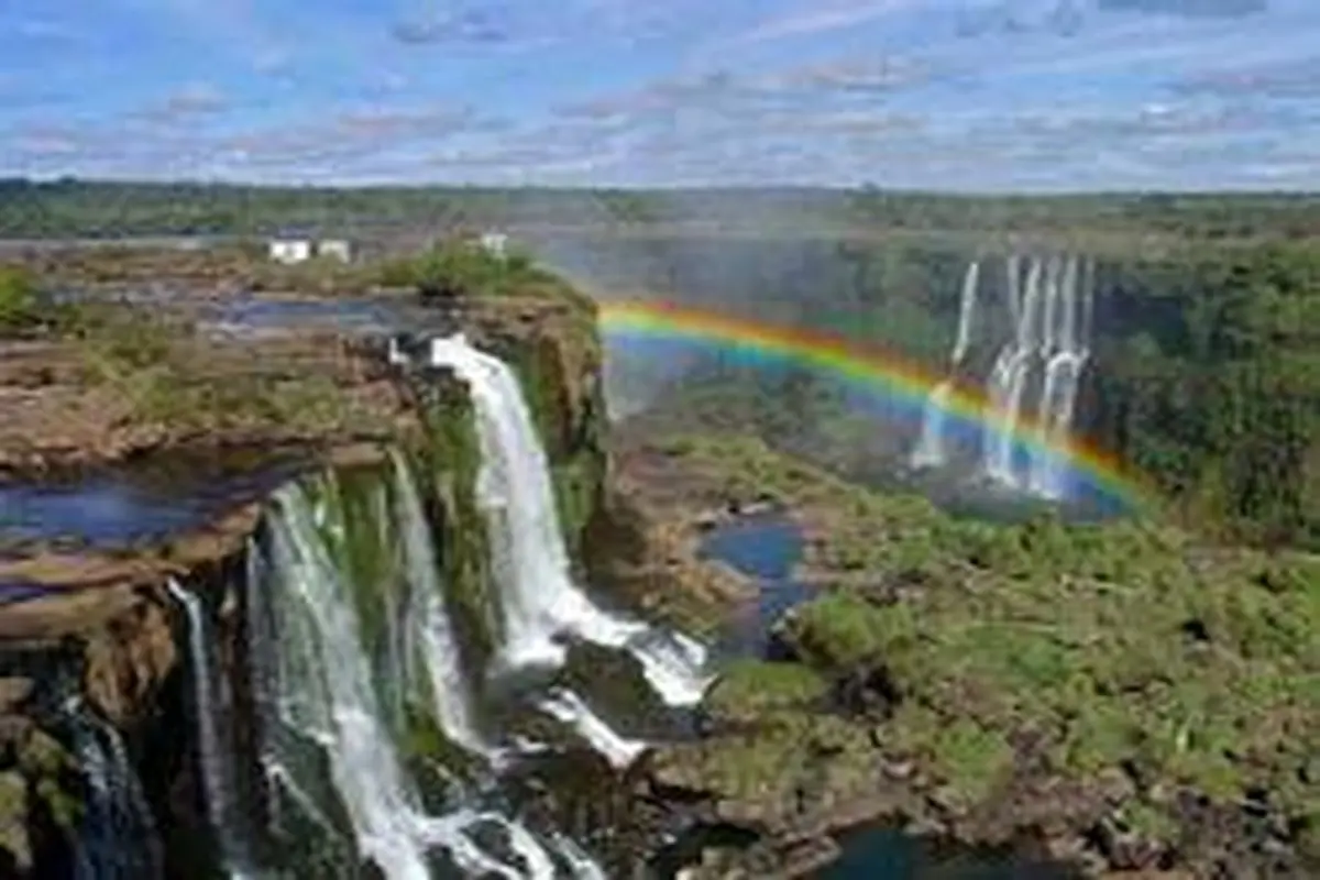آبشارهای ایگواسو از جاذبه های گردشگری برزیل