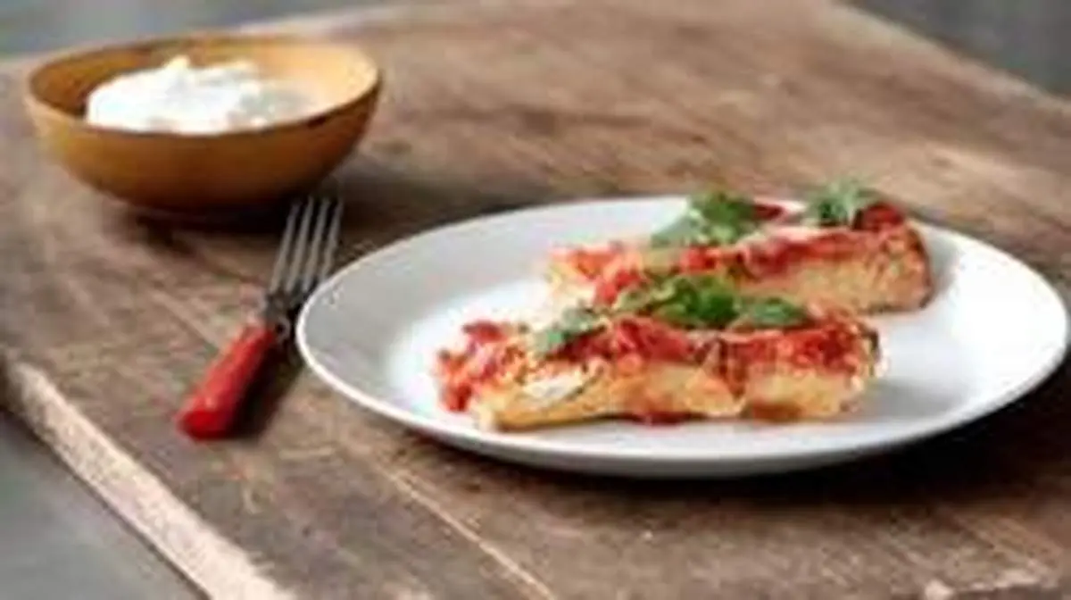 طرز تهیه انچیلادای لوبیا و پنیر