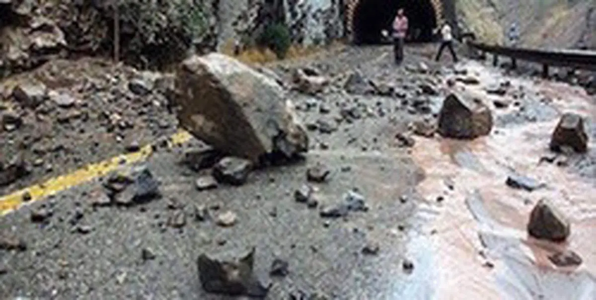 وقوع ۲۰ مورد ریزش کوه در محور هراز