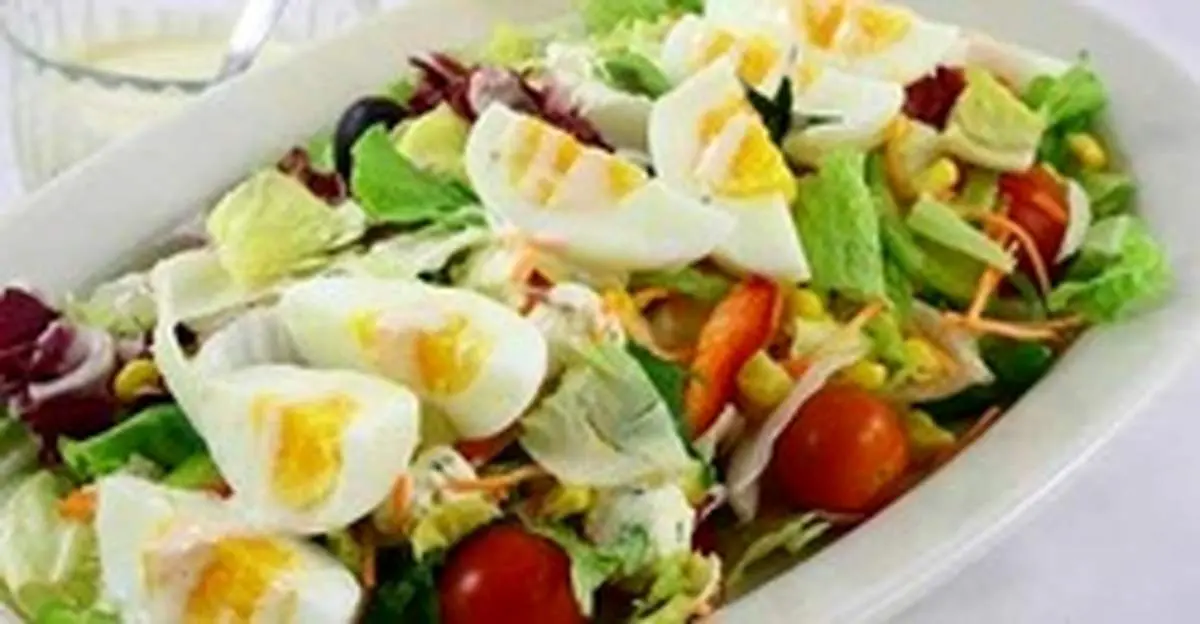 روش تهیهی سالاد پر کالری برای افراد کم اشتها