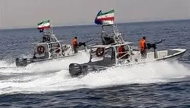 رژه شناورهای نیروی دریایی سپاه در خلیج فارس +تصاویر