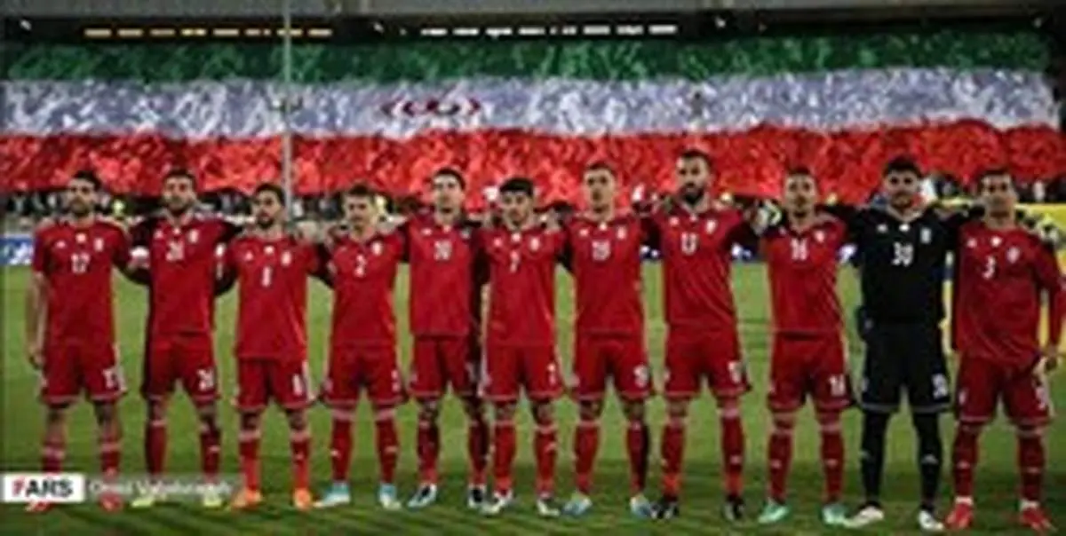 کنایه برخی تماشاگران به کىروش با تشویق برانکو