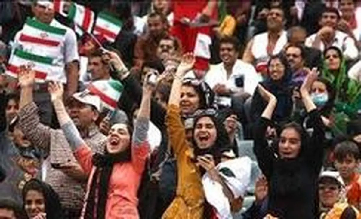 دیشب هم ورود بانوان به آزادی ممنوع بود، باور کنید!