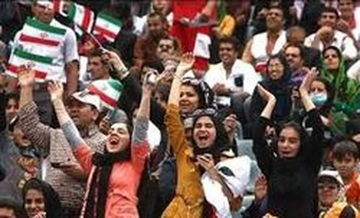 دیشب هم ورود بانوان به آزادی ممنوع بود، باور کنید!
