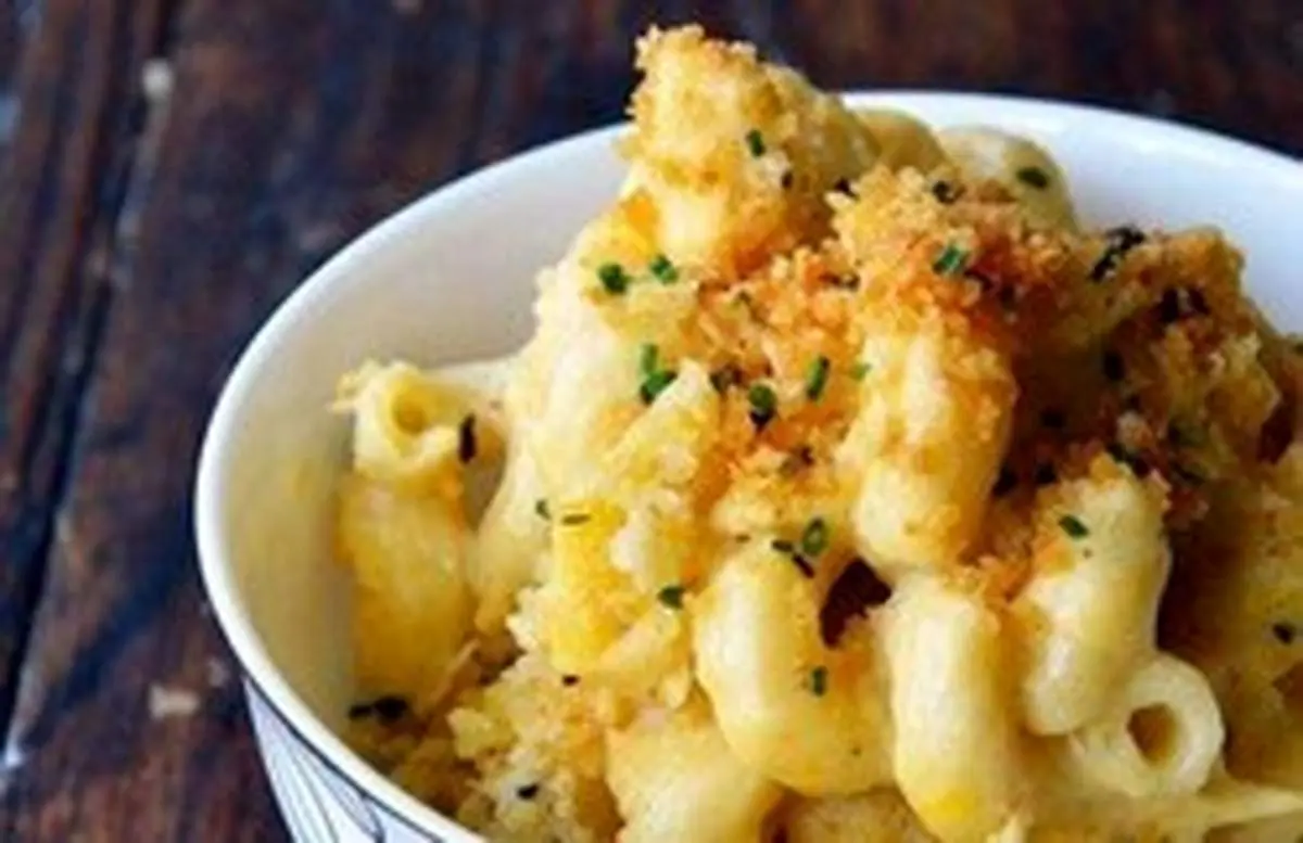 طرز تهیه پاستا با سس پنیر و سیر سوخاری خوشمزه