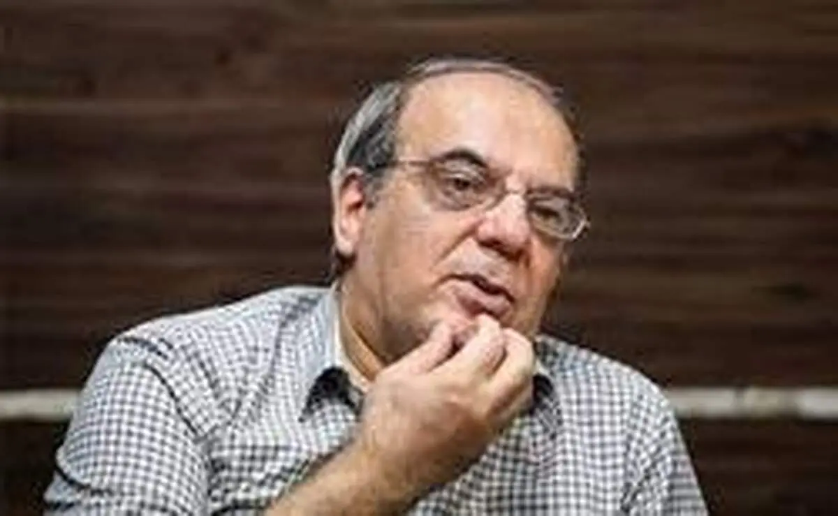 کنایه عباس عبدی به دادستان کل: در مراسم حج پوشش مردان کمتر از فوتبالیست‌ها است