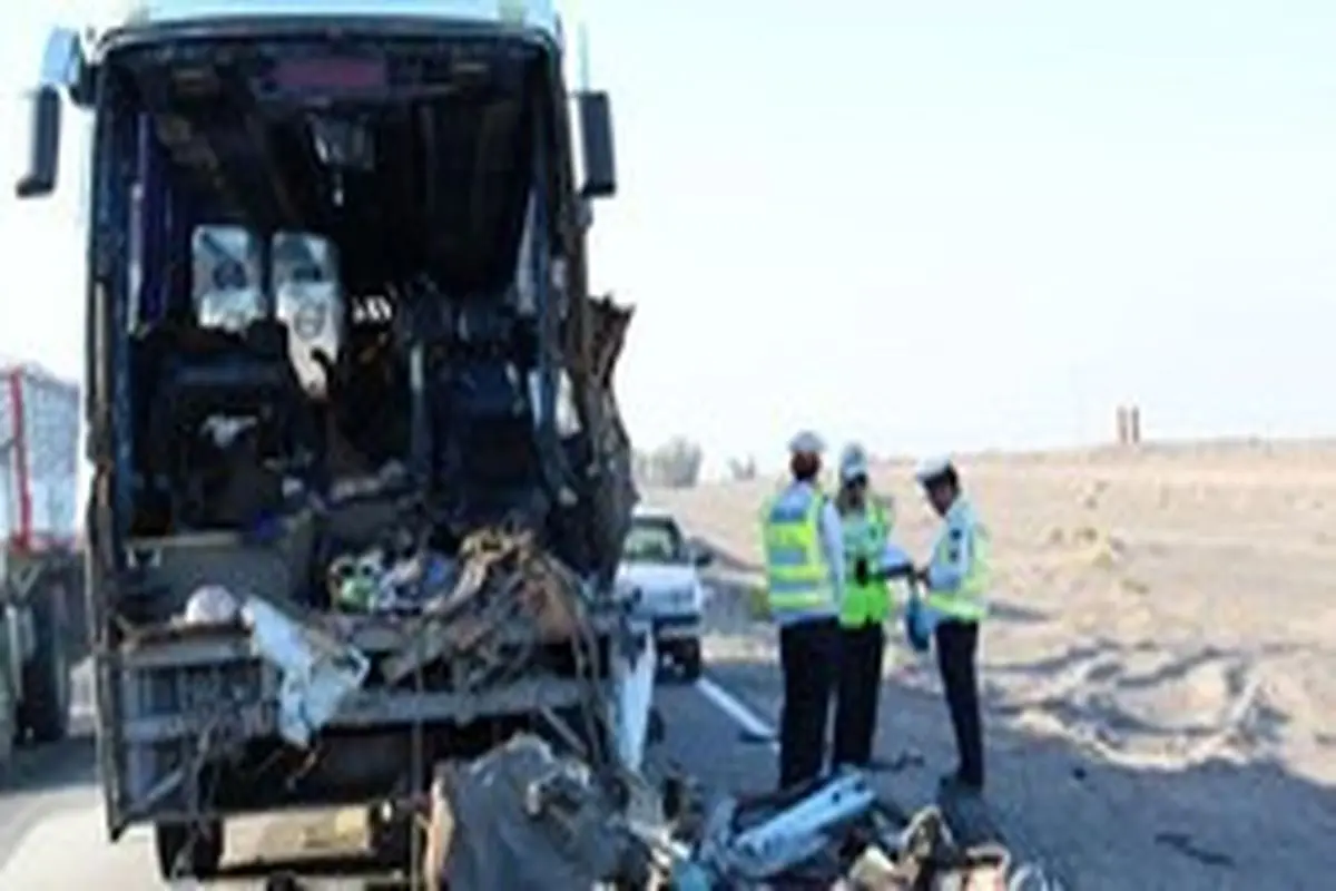 جزئیات واژگونی یک دستگاه اتوبوس در شمال فارس