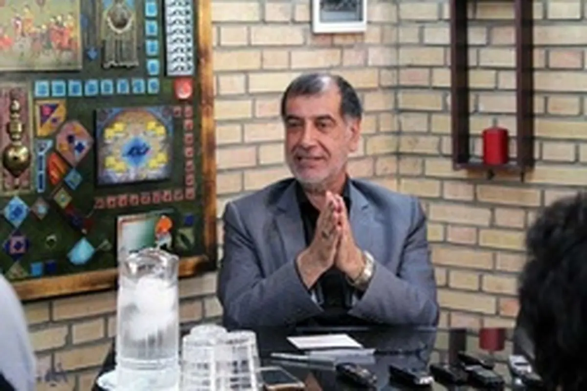 باهنر: احمدی نژاد، متوهمانه خودش را منجی عالم می‌داند