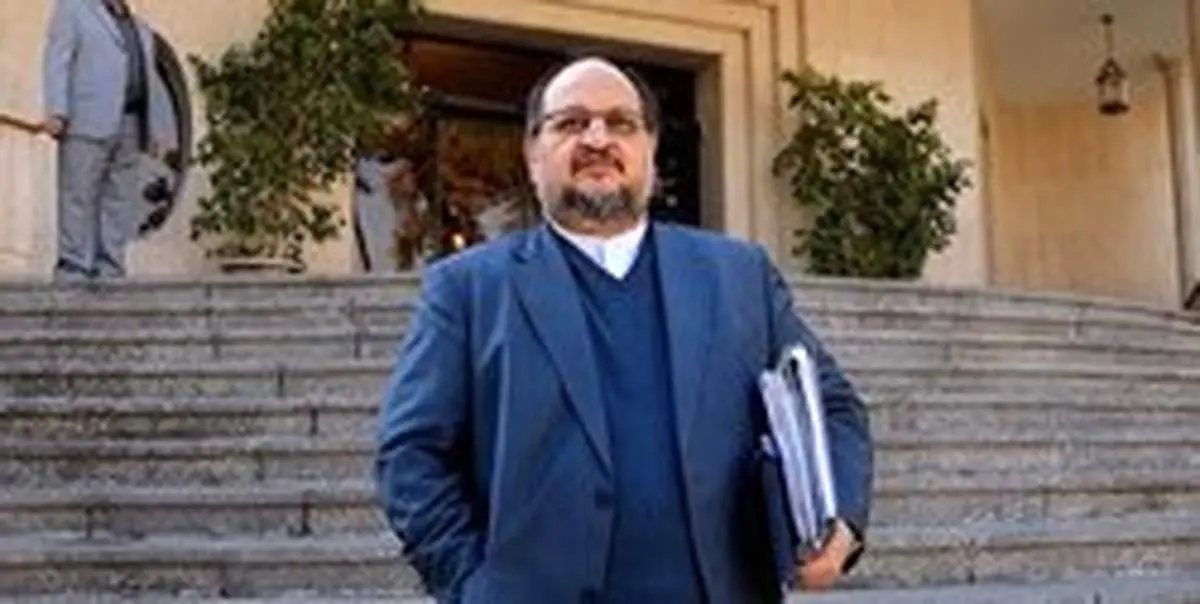 موافقت روحانی با استعفای شریعتمداری از وزارت صنعت