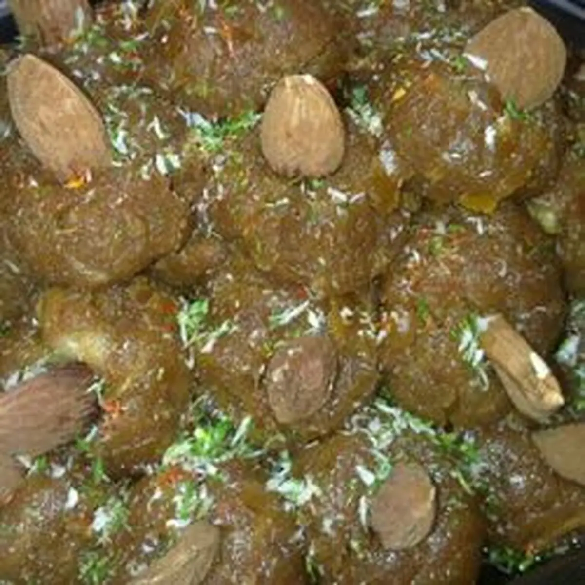 روش تهیه‌ی خــــرما بریز دسر کرمانی