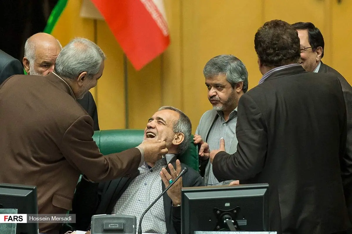 حاشیه آشنا از صحن علنی مجلس!