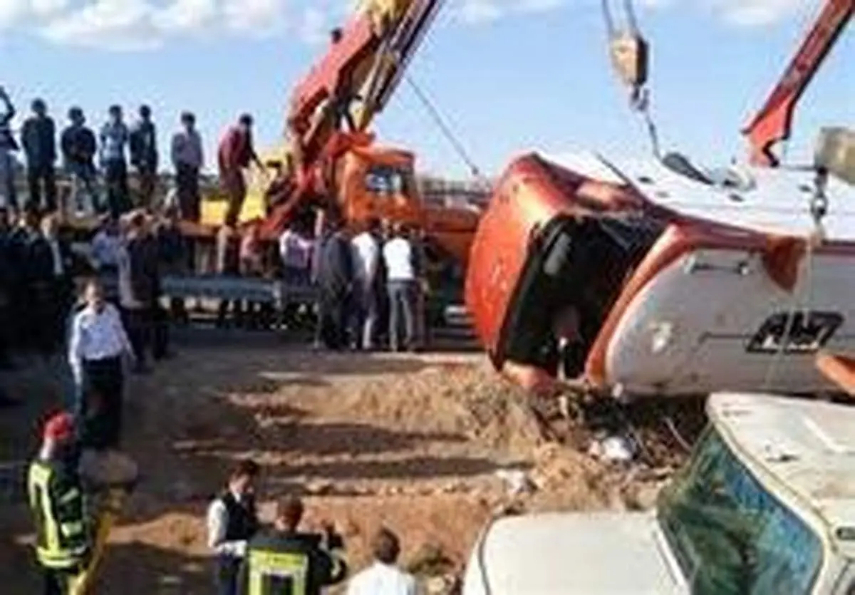 واژگونی اتوبوس دانشآموزان خوزستانی