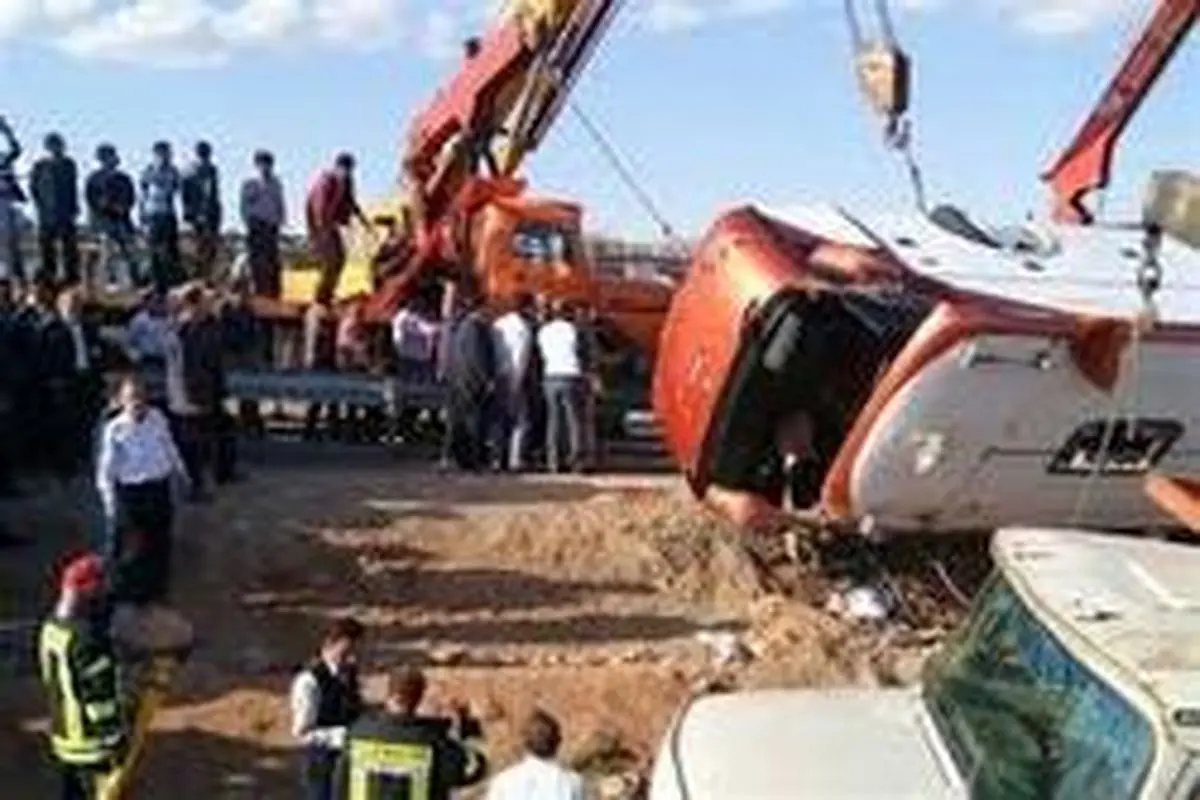 واژگونی اتوبوس دانشآموزان خوزستانی