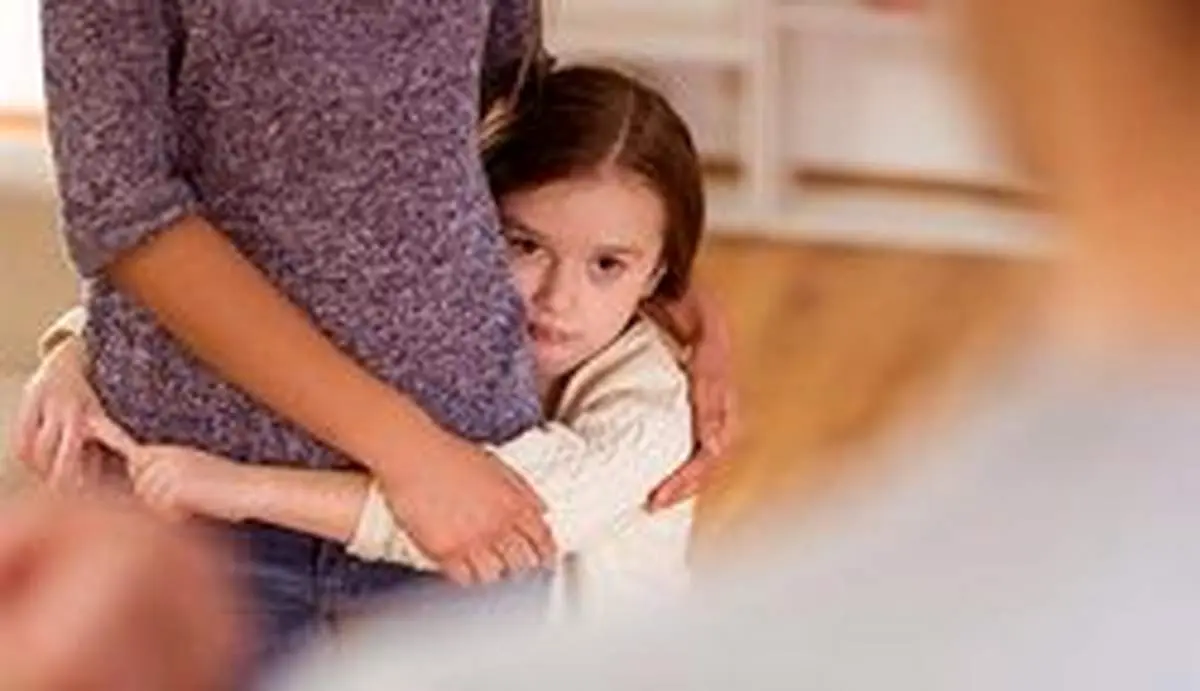 در هنگام دخالت دیگران در تربیت فرزند چه باید کرد؟