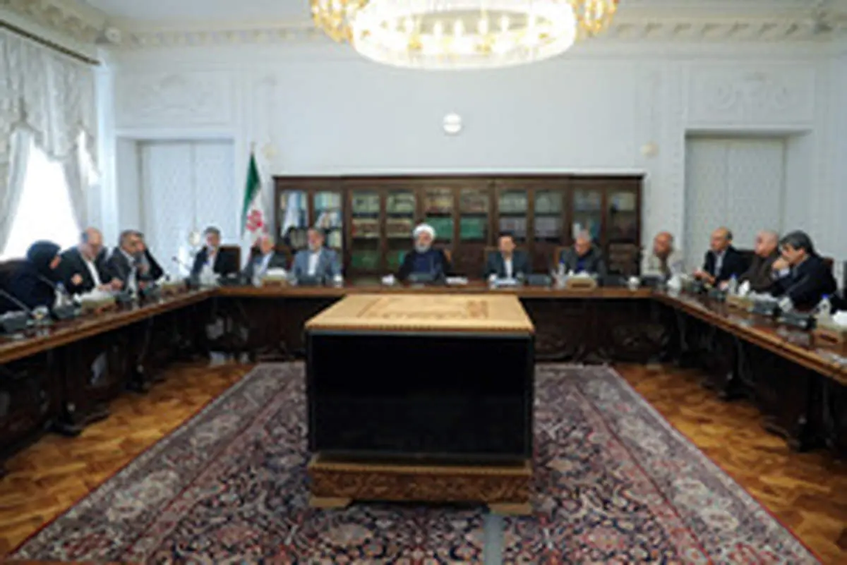 جامعه نباید نگران فردا باشد/ انتقاد نمیتواند دستوری باشد