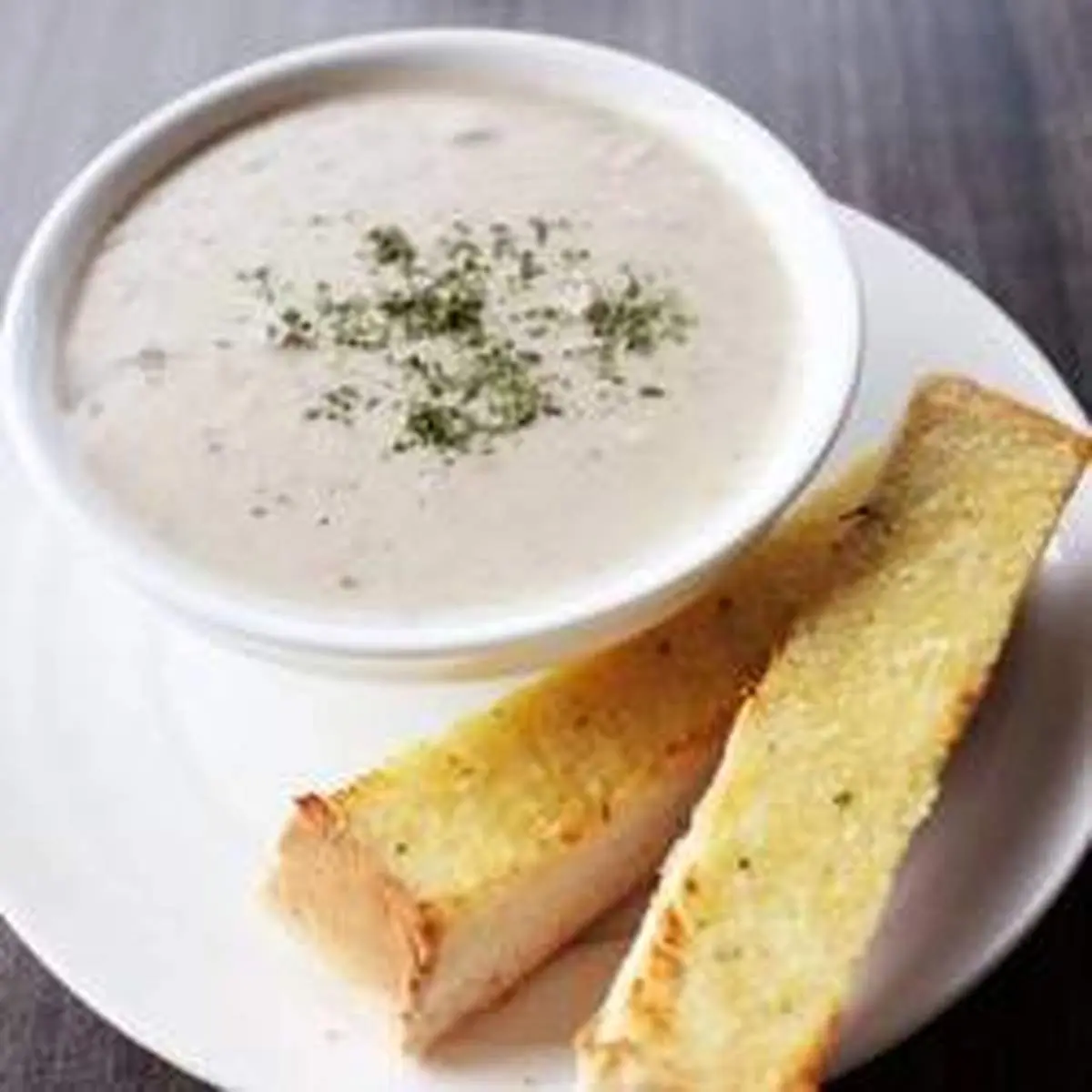 طرز تهیه سوپ سیر با نان