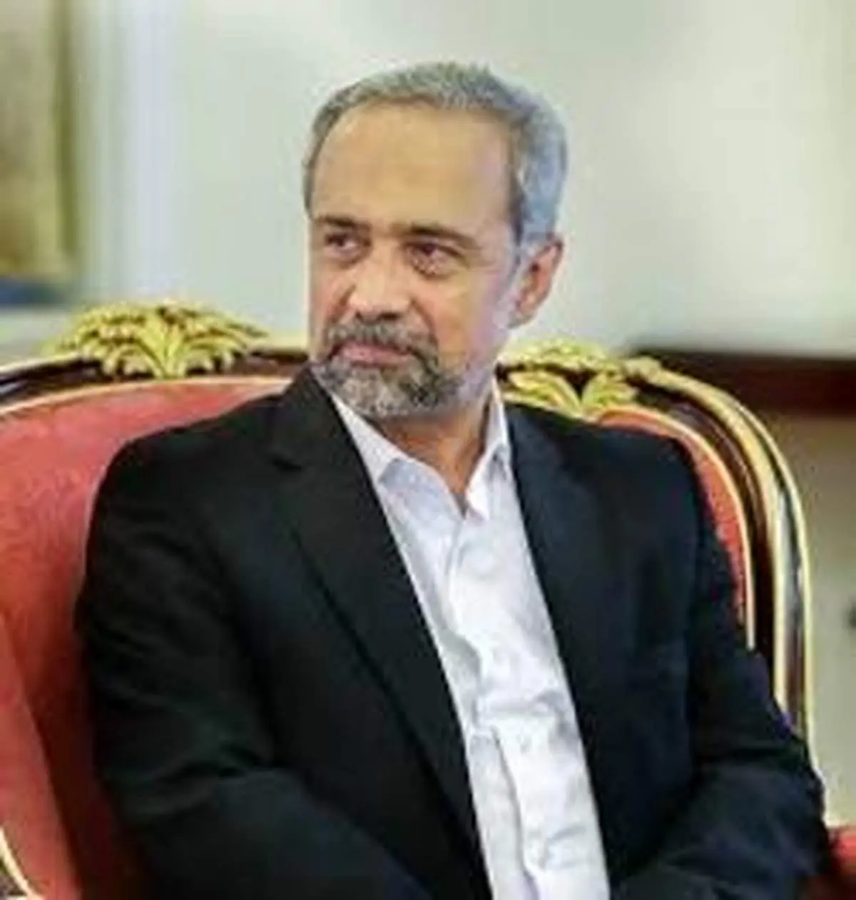 معاون روحانی برای دیدار با مراجع تقلید به قم رفت