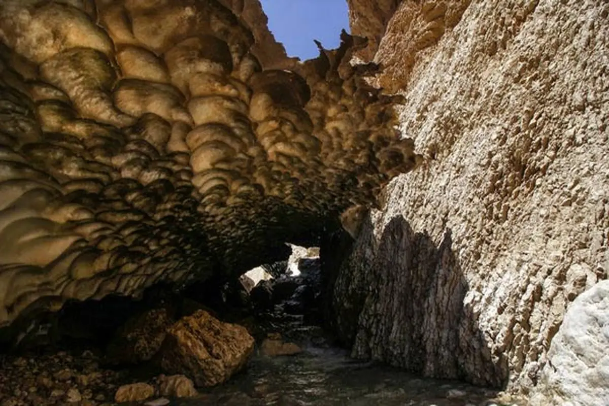 غار چما، از اعجاب انگیز‌ترین غار‌های یخی