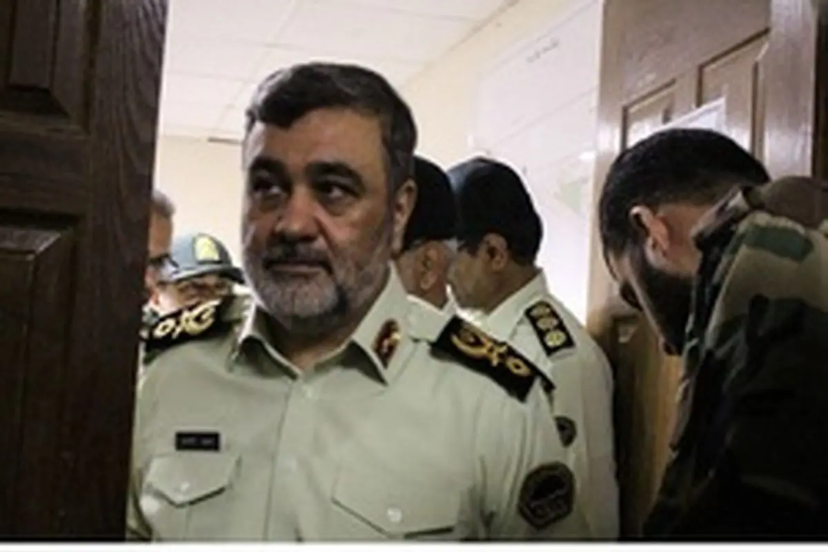فرمانده ناجا سرزده از برخی کلانتری‌های حاشیه مشهد بازدید کرد