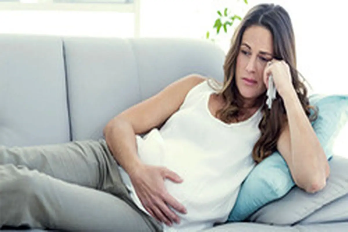 خطرات و مزایای درمان با متادون و بارداری