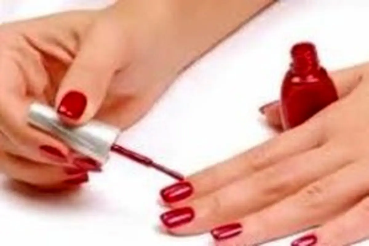 اشتباهات رایجی که هنگام لاک زدن مرتکب میشویم