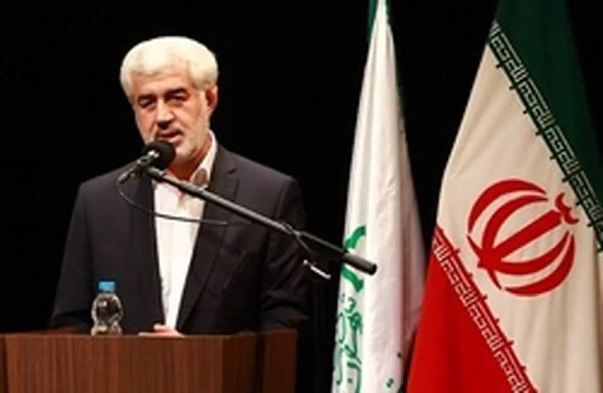 استقبال از نوجوانان و جوانان در «ایستگاه فرهنگی» راهپیمایی 13آبان