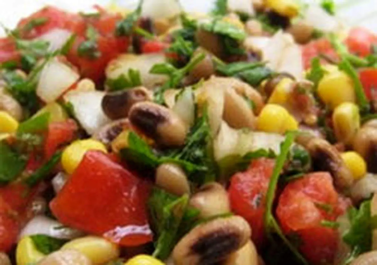 طرز تهیهی سالاد رژیمی لوبیا چشم بلبلی