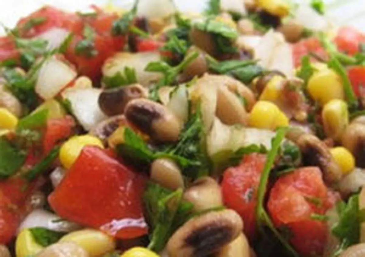 طرز تهیه‌ی سالاد رژیمی لوبیا چشم بلبلی