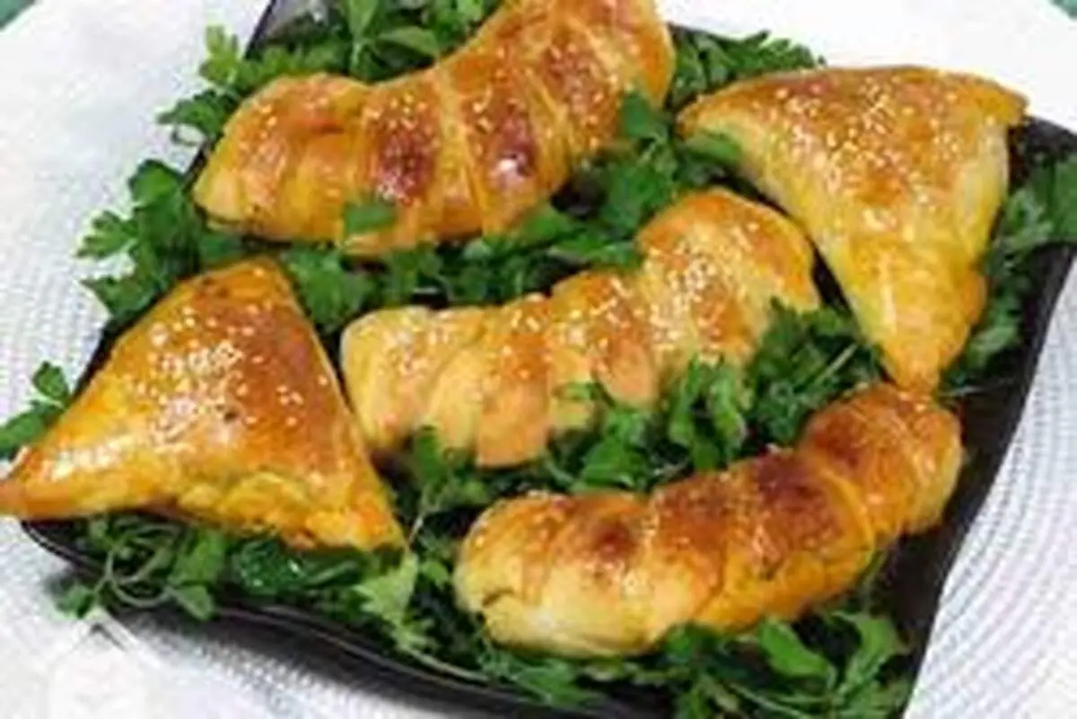 طرز تهیه پیراشکی با خمیر جادویی در فر