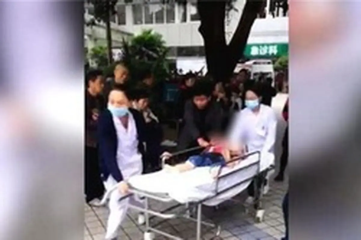 یک زن با چاقو ۱۴ کودک را در چین زخمی کرد
