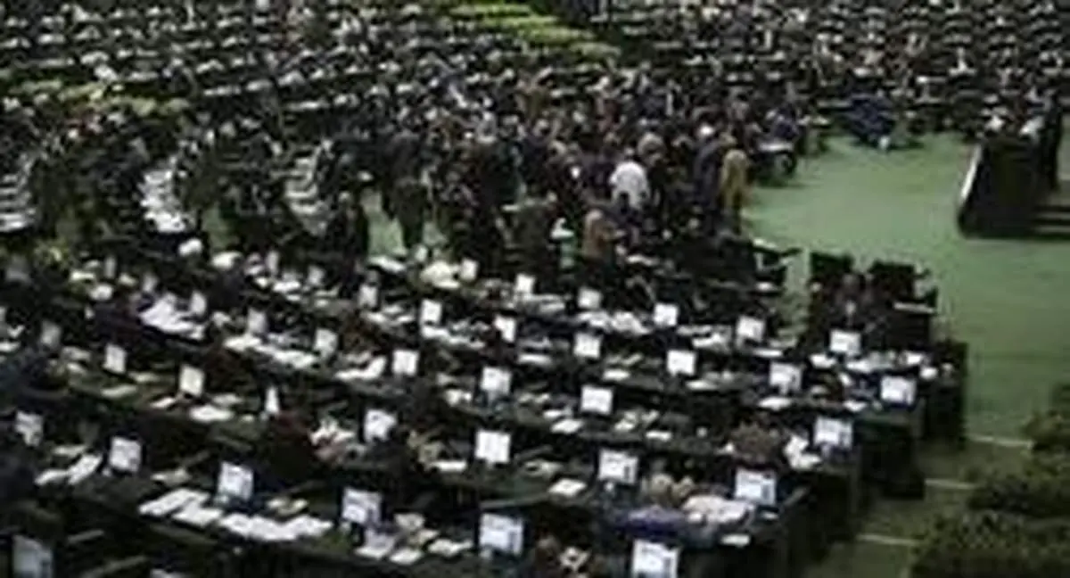 روحانی به صحن مجلس میرود