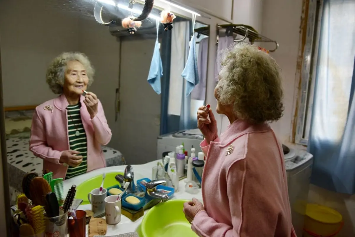 پیرترین مدل چین که ۹۰ سال سن دارد +عکس