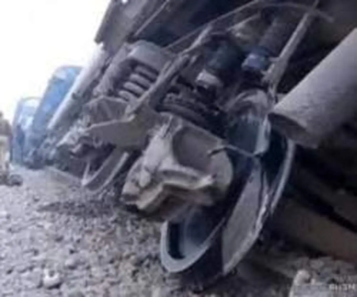 خروج قطار باری از ریل سمنگان اراک