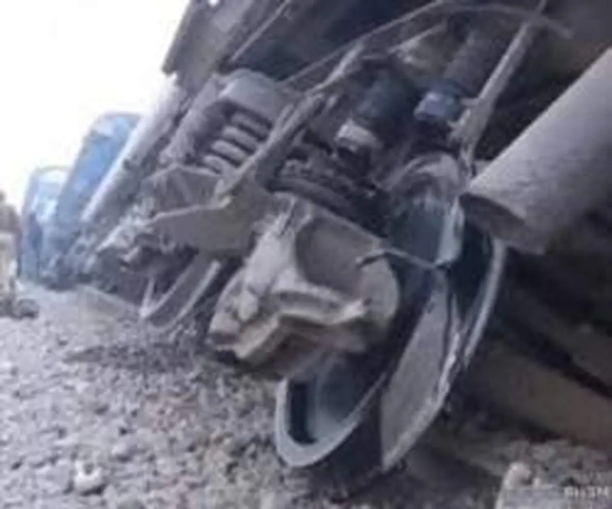 خروج قطار باری از ریل سمنگان اراک