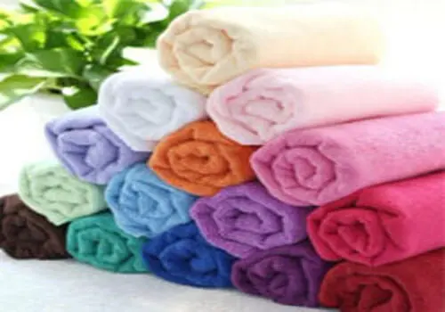 چه حوله تن پوشی بخریم؟ راهنمای جامع خرید + محبوب‌ترین برند