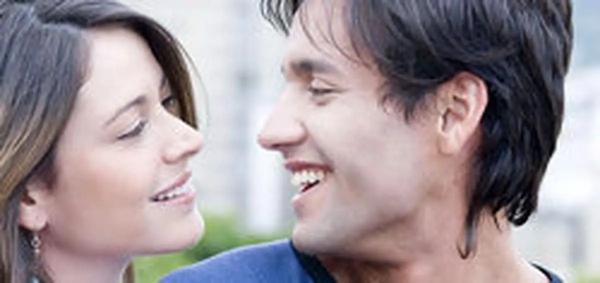 بوسه در روابط زناشویی چه فایده ای دارد ؟