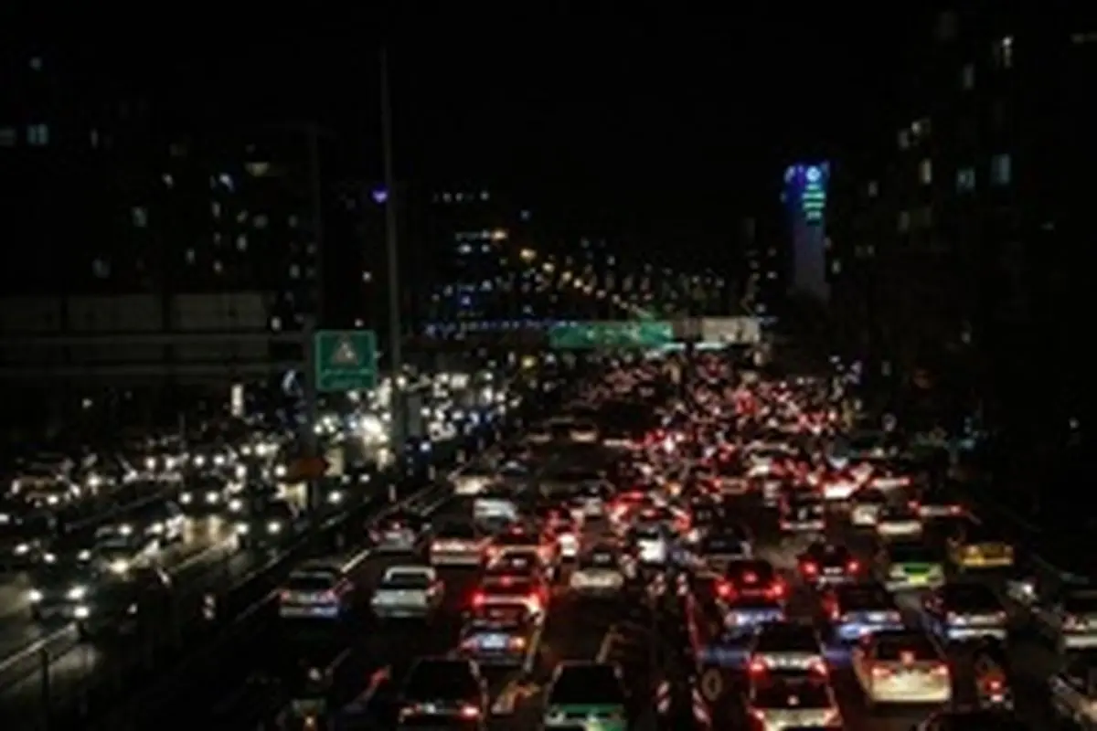 ترافیک در اتوبان تهران_ قم پرحجم است