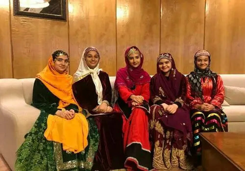 ترامپ دوباره در کانون حاشیه‌ها؛ مدال طلای فینال را جلوی دوربین‌ها برداشت!