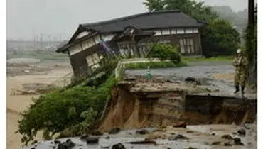 زلزله در اندونزی خانه‌ای را با سکنه‌اش بلعید