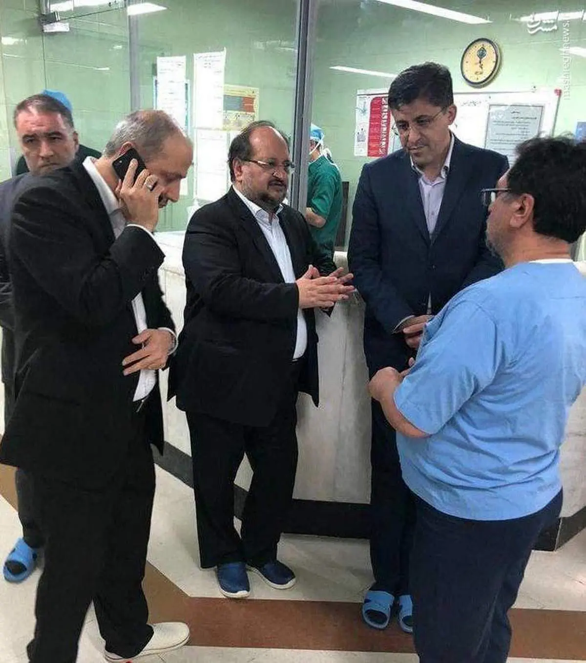 حضور شریعتمداری در بیمارستان +عکس
