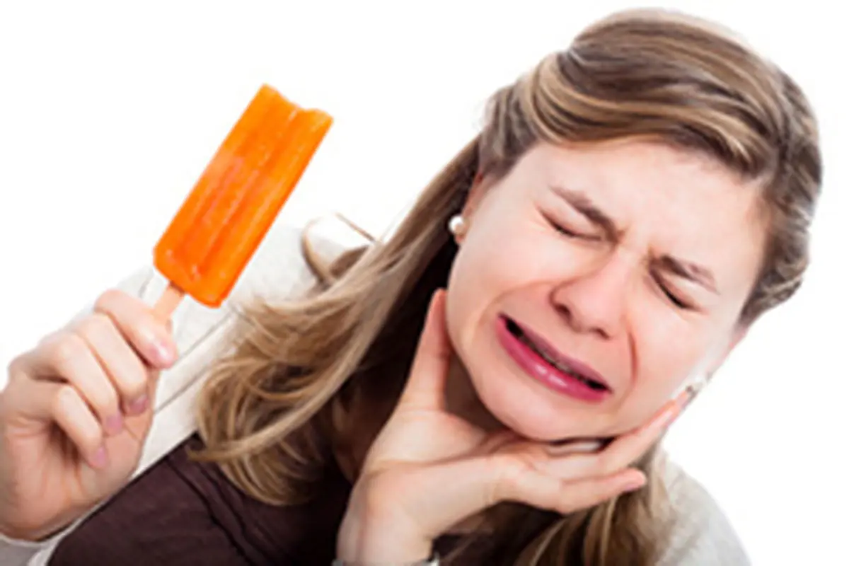 چگونه می‌توان حساسیت دندان را کم کرد؟