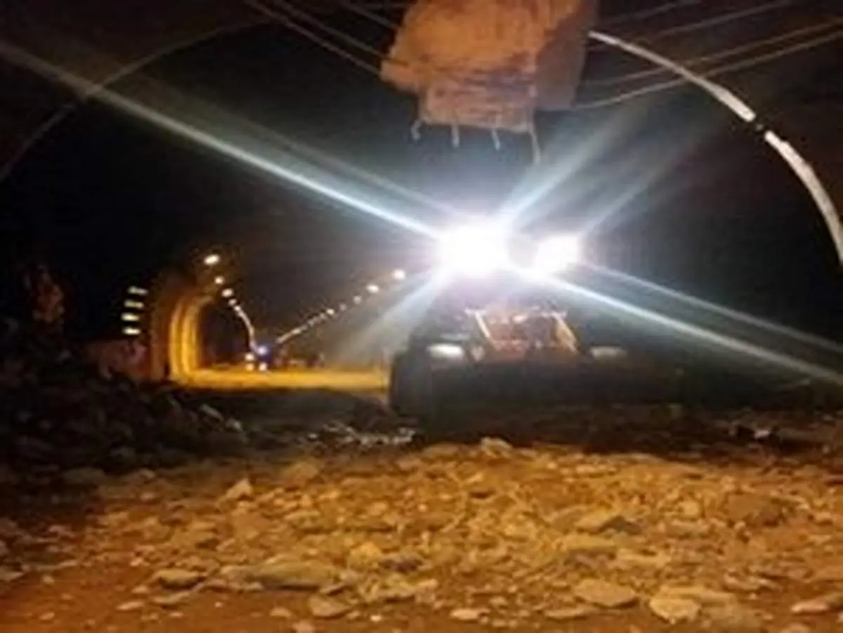 ریزش تونل کارون۴ محور دهدز-لردگان را مسدود کرد