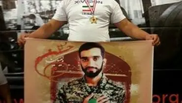 قهرمانی که چای و قلیان می‌فروشد