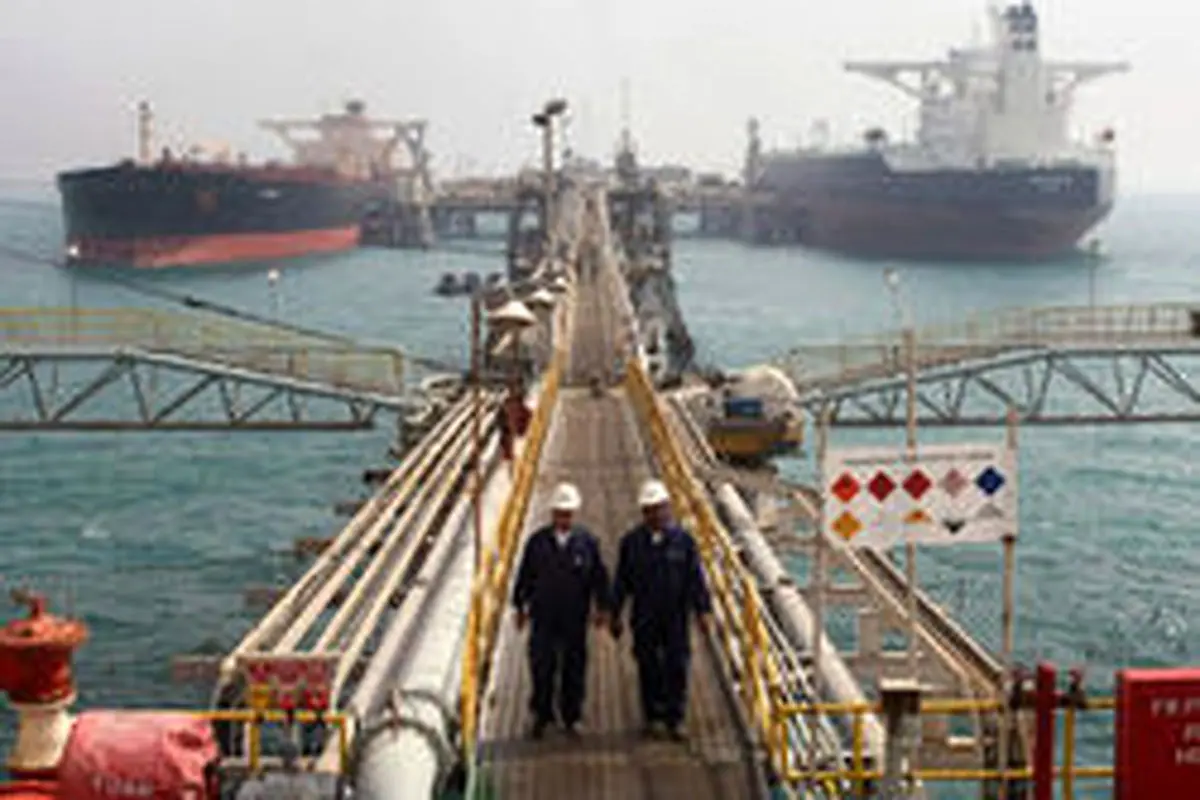 بیزینس اینسایدر: تهران راه دور زدن تحریم‌های نفتی را کشف کرد