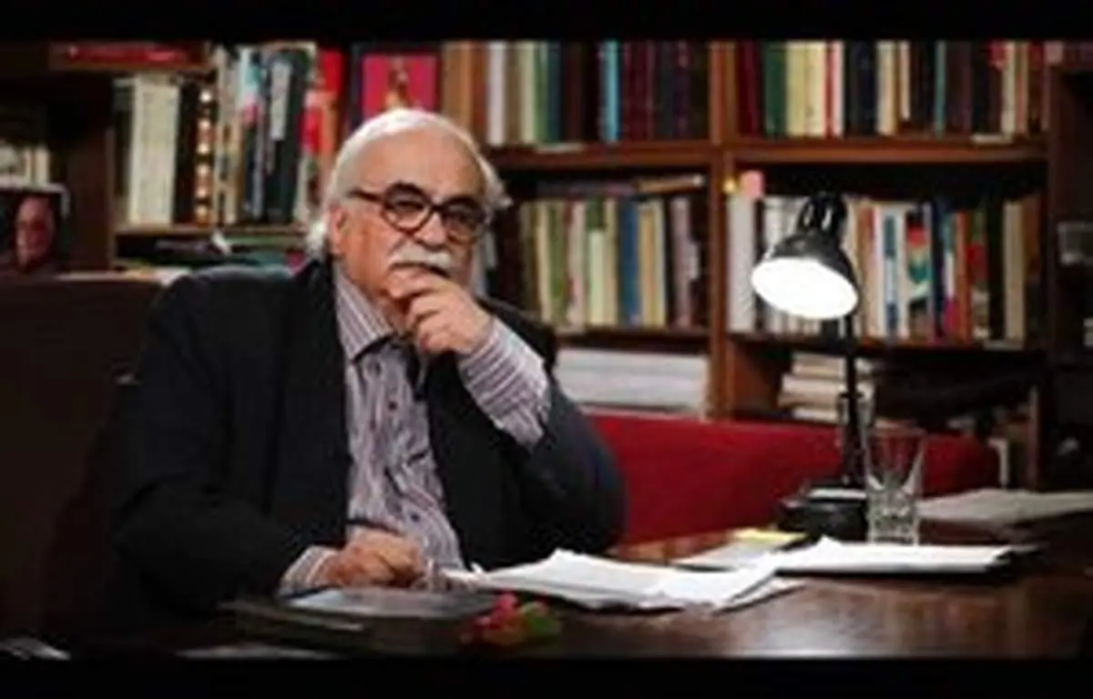 سر تراشیده و خالکوبی‌ پادشاه ایرانی در یک فیلم ضدایرانی