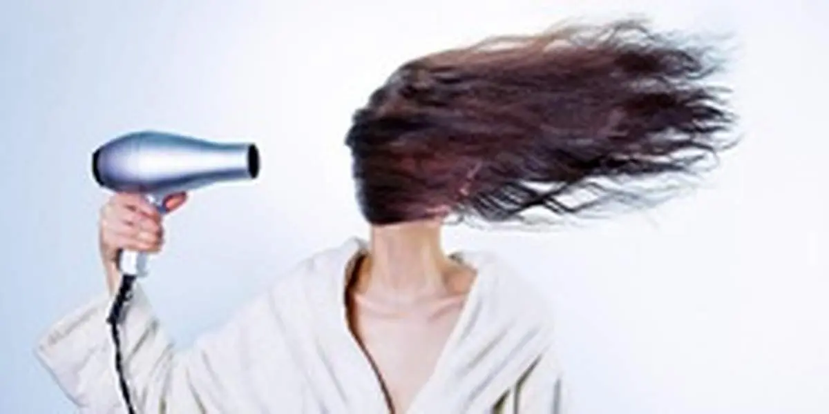 ۱۰ اشتباه رایج هنگام استفاده از سشوار